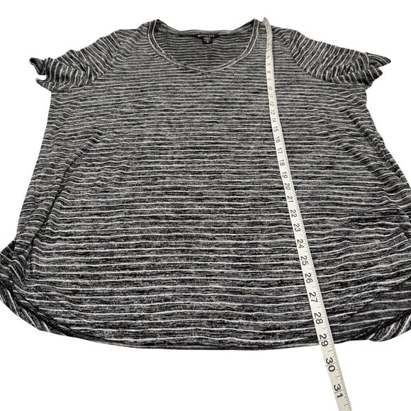 Athleta‎ Breezy Scoop V-Neck Tee Black Gray Stripe Size XL - Picture 7 of 7